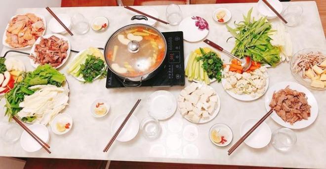 Chăm con nhỏ lại có bầu, 9X vẫn nấu 3 bữa/ngày khiến chồng xót nói 