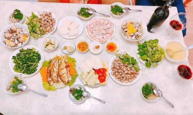 Chăm con nhỏ lại có bầu, 9X vẫn nấu 3 bữa/ngày khiến chồng xót nói 