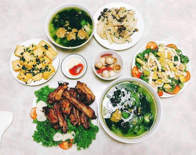 Chăm con nhỏ lại có bầu, 9X vẫn nấu 3 bữa/ngày khiến chồng xót nói 