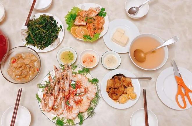 Chăm con nhỏ lại có bầu, 9X vẫn nấu 3 bữa/ngày khiến chồng xót nói 