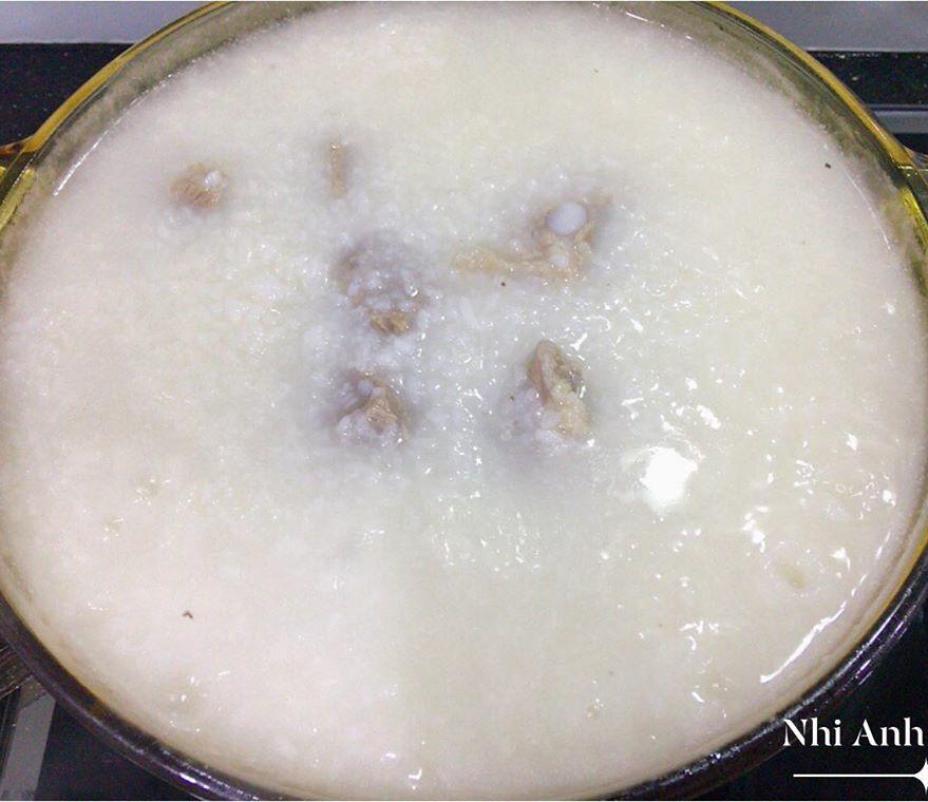 Mẹ 8x gợi ý cách làm món cháo nghêu cực ngon đổi gió cho cả gia đình