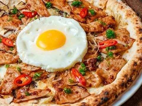 pizza com tam o sai gon Pizza 'cơm tấm' ở Sài Gòn