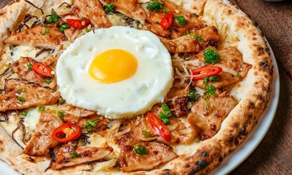 Pizza 'cơm tấm' ở Sài Gòn