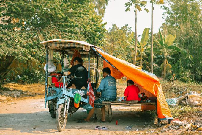 Xe bánh ống tuổi thơ bên khu chợ quê