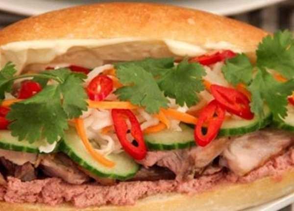 'Học mót' cách làm bánh mì pate thơm ngon giòn rụm, không gây ngán