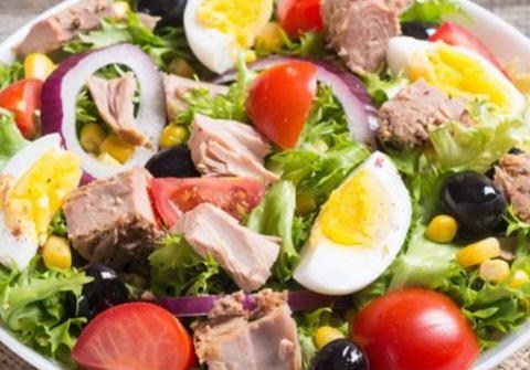 4 cach lam salad ca ngu ngon bo duong don gian tai nha 4 cách làm salad cá ngừ ngon bổ dưỡng đơn giản tại nhà