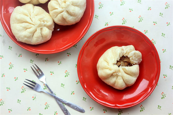 Bánh bao nhân sốt thịt quay món ngon cho bữa sáng