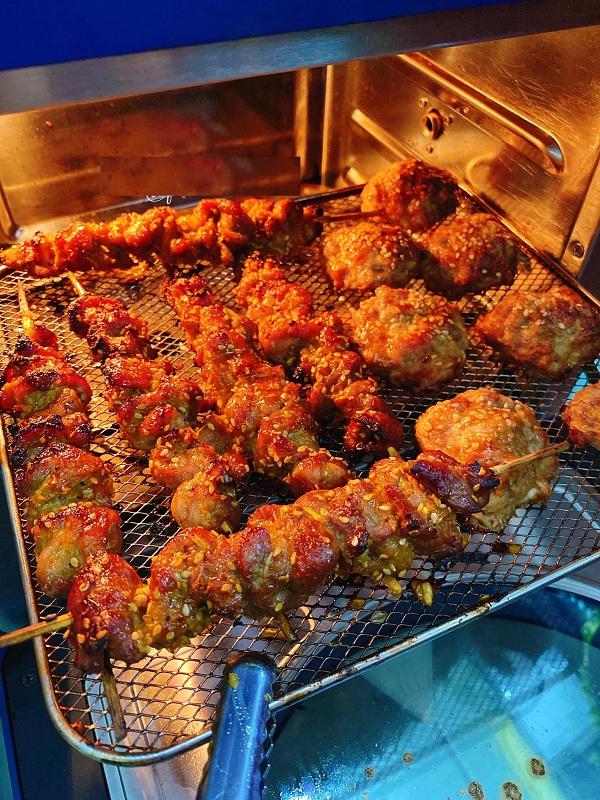 Bún thịt xiên nướng từ nồi chiên không dầu