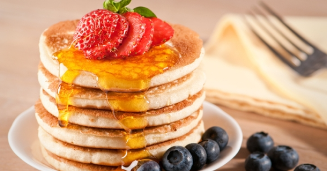 Cách làm bánh pancake mềm xốp đơn giản cả người lớn và bé đều thích