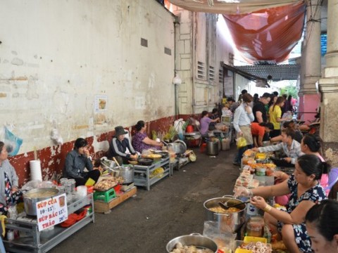 dia chi cuoi tuan cac quan an via he noi tieng giua trung tam sai gon Địa chỉ cuối tuần: Các quán ăn vỉa hè nổi tiếng giữa trung tâm Sài Gòn