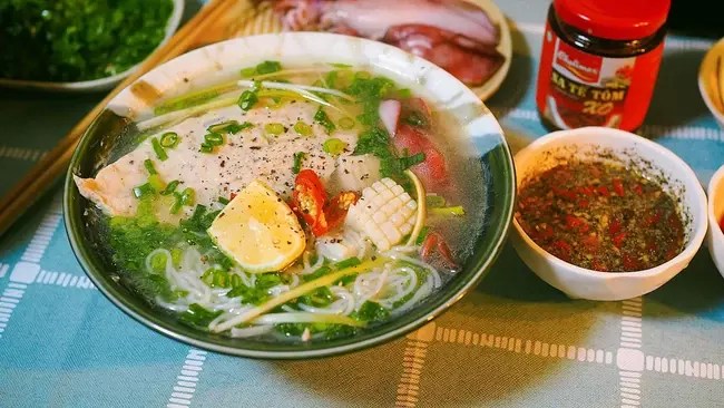 2 món bún giải ngán ngày Tết: Ăn đến đâu tỉnh người ra đến đấy!