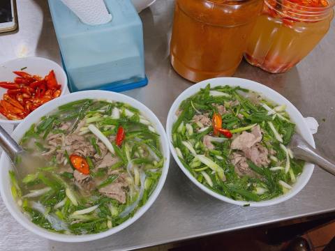 2 quan pho dat cat co van dong khach o ha noi 2 quán phở 'đắt cắt cổ' vẫn đông khách ở Hà Nội