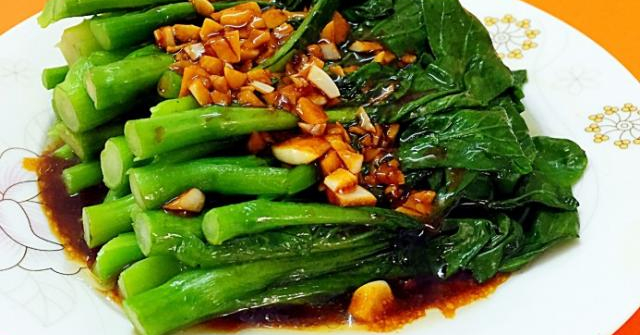 3 sai lầm khi dùng dầu hào khiến món xào vừa chát lại chẳng ngon, phí công làm