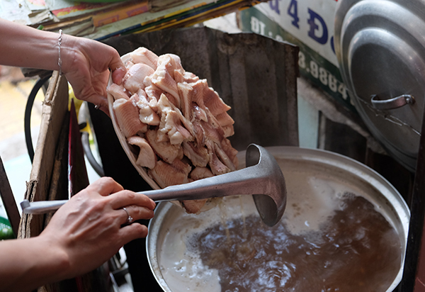 Bún nước lèo làm nên thương hiệu ẩm thực Cà Mau