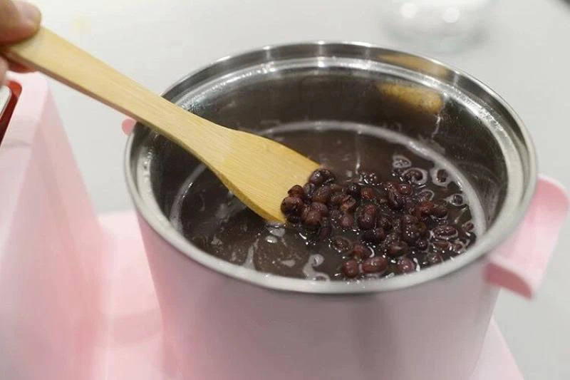Hễ trời lạnh là mẹ tôi thường nấu món chè này cho cả nhà ăn sáng, vừa ngon vừa ấm người lại tốt đủ đường cho sức khỏe!