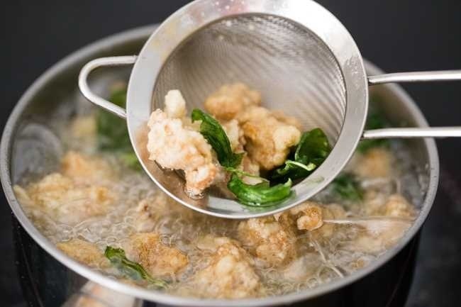 Thịt gà sau Tết còn thừa, làm ngay gà muối tiêu tẩm bột chiên giòn, cả nhà 'chén sạch' ngay tức thì