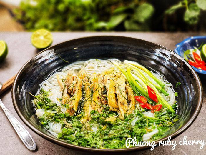 Trời nồm lạnh, vợ nấu 7 món nước siêu ngon lại nóng hổi, chồng con mê mẩn vội ăn ngay
