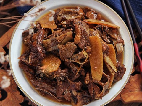 cuoi tuan lam noi vit kho gung lai them thu nay khien ca nha chi muon an ngay Cuối tuần, làm nồi vịt kho gừng, lại thêm thứ này khiến cả nhà chỉ muốn ăn ngay