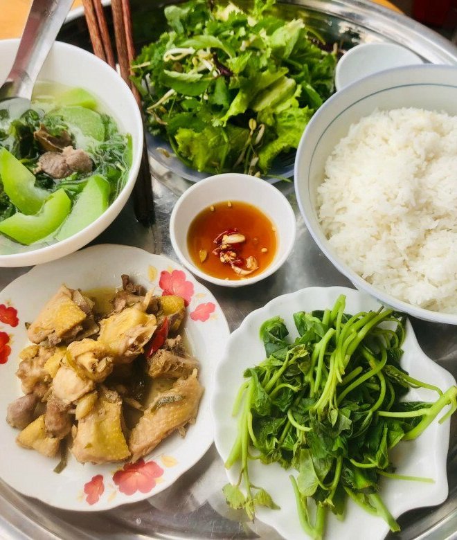 Mắc COVID-19, 9X được mẹ chồng chăm, tăng 2kg sau 1 tuần, dân mạng xuýt xoa 