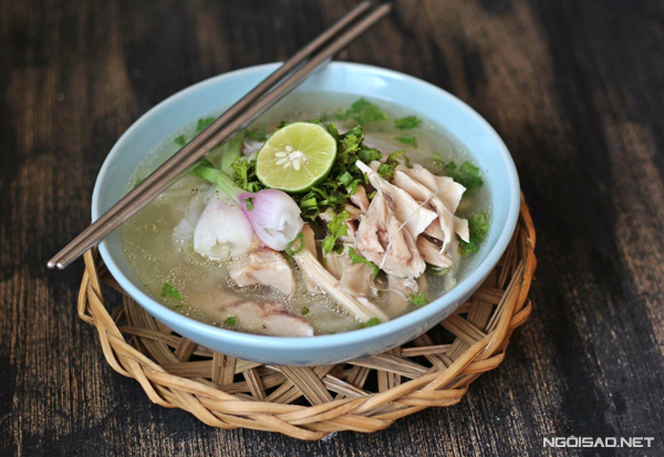 Phở gà thơm ngon ai cũng nấu được