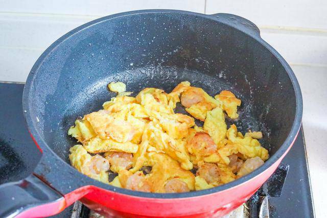 Trứng chiên cùng thứ này vừa ngon lại giàu dinh dưỡng, tốt cho sức khỏe mùa lạnh