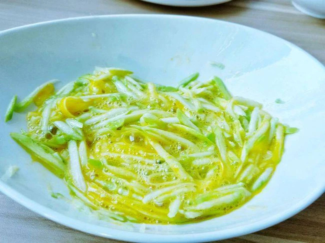 10 phút mỗi sáng, tráng trứng với loại quả này là có bữa sáng nhanh gọn, đủ chất