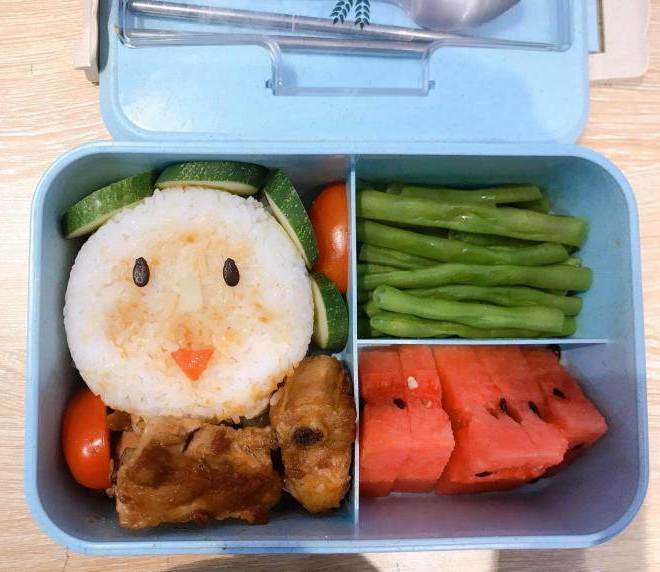 9X mang cơm đi làm quá ngon, đồng nghiệp 10/10 người đòi 