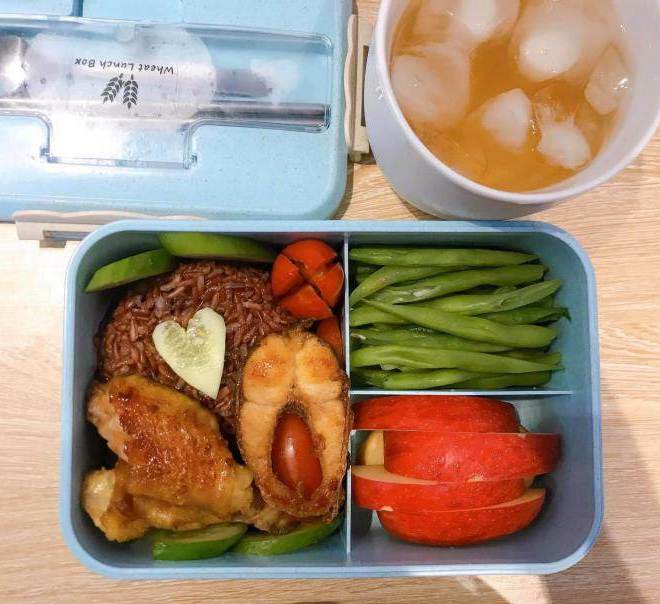 9X mang cơm đi làm quá ngon, đồng nghiệp 10/10 người đòi 