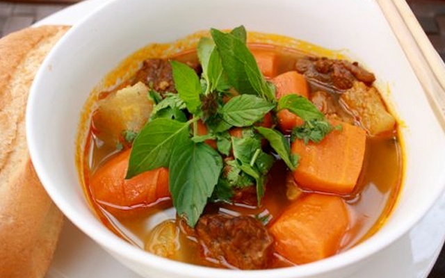 Bò kho cà rốt