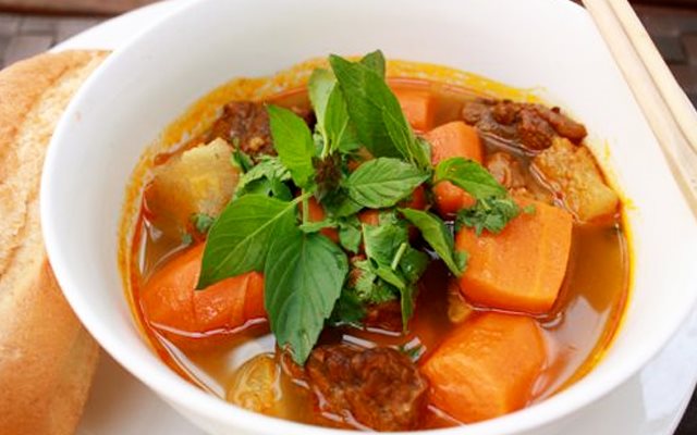 Bò kho cà rốt