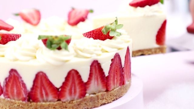 Cách làm cheesecake dâu sữa chua