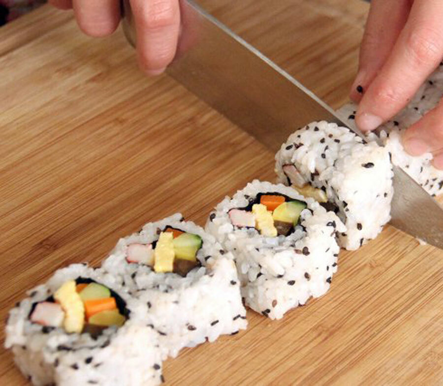 Cách làm kimbap ngon, không bị tanh chuẩn vị Hàn Quốc