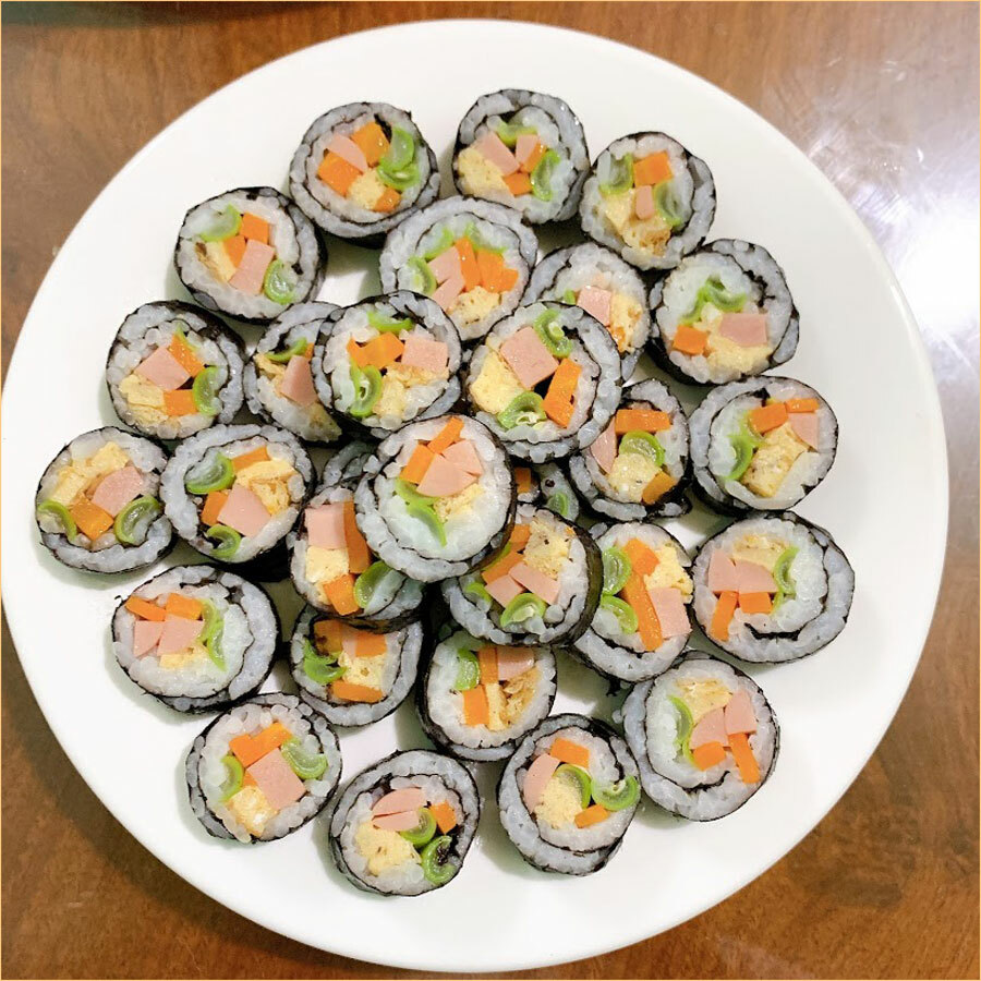 Cách làm kimbap ngon, không bị tanh chuẩn vị Hàn Quốc