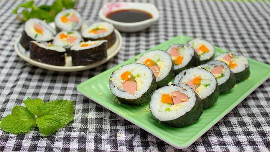 Cách làm kimbap ngon, không bị tanh chuẩn vị Hàn Quốc