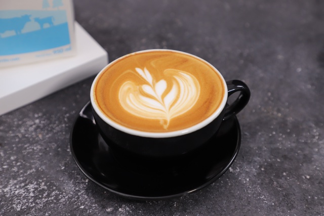 Cách pha latte art chuẩn Barista