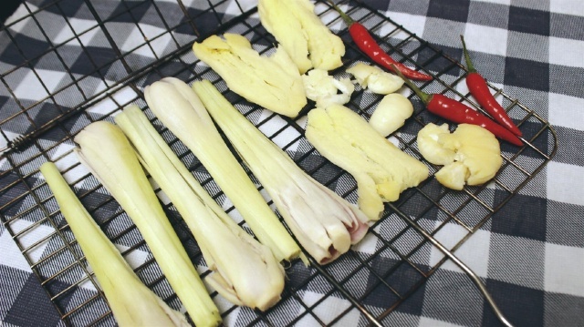 Gân gầu bò kho