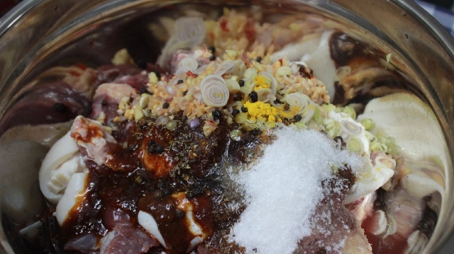 Gân gầu bò kho