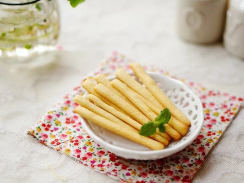 nha co noi chien khong dau thi cac me phai lay ra lam ngay mon snack gion thom nay chi c Nhà có nồi chiên không dầu thì các mẹ phải lấy ra làm ngay món snack giòn thơm này: Chỉ cần 4 nguyên liệu cơ bản là làm được!