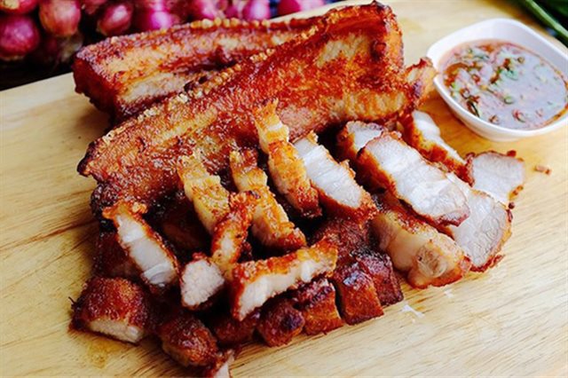 Thịt chiên nước mắm kiểu Thái