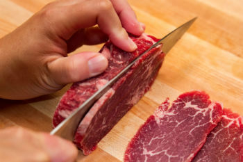 Cách thái thịt mỏng chuẩn chỉnh cho các món ăn ngon miệng hơn