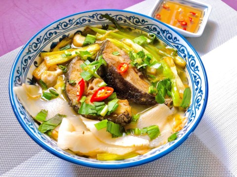 canh chua mang ca bop Canh chua măng cá bớp