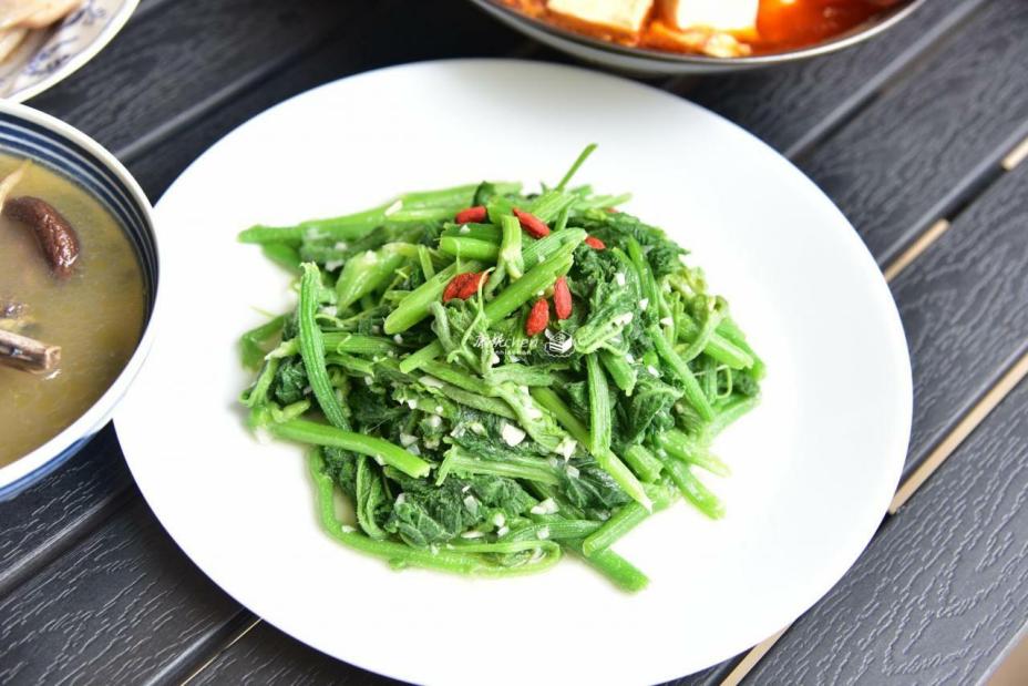 Thực đơn khiến ai cũng phải “thèm cơm nhà”, cứ nấu ra là hết sạch