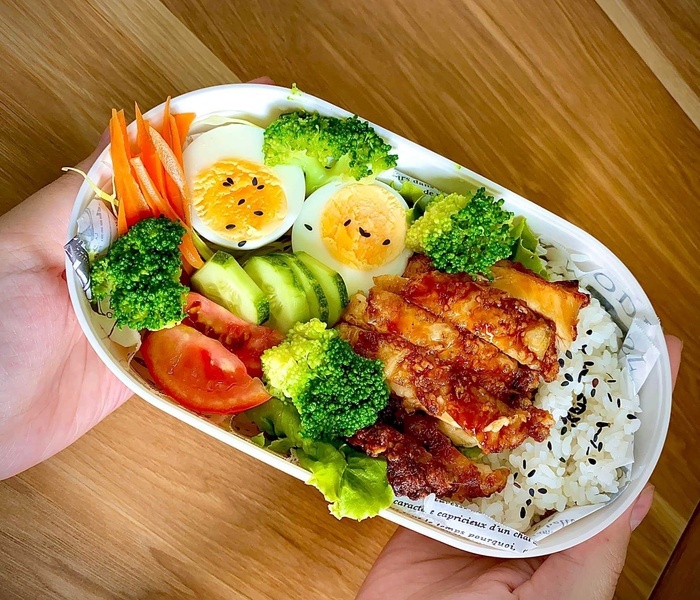 10X đảm đang mỗi ngày đều chăm chỉ vào bếp chuẩn bị cơm hộp bento ngon mắt mang đi làm, không ngại vất vả còn nấu cho cả đồng nghiệp