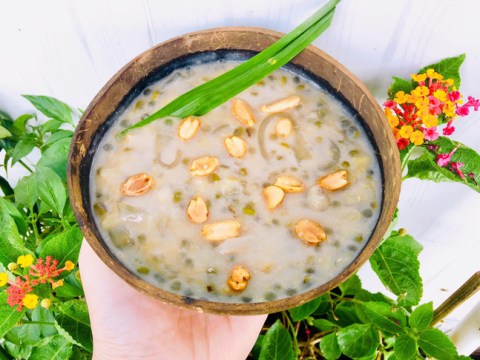 che dau xanh nau nuoc cot dua Chè đậu xanh nấu nước cốt dừa