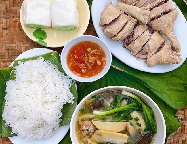 Chị em rần rần khoe mâm cỗ cúng Tết Đoan Ngọ tươm tất, ai cũng xuýt xoa vì quá ngon và đẹp mắt