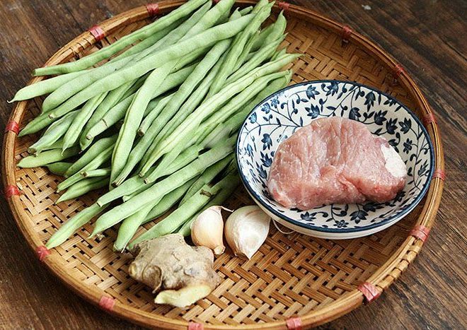 Đem xào đỗ với thịt băm kiểu này vừa đơn giản lại ngon miệng, cả nhà thi nhau xới cơm