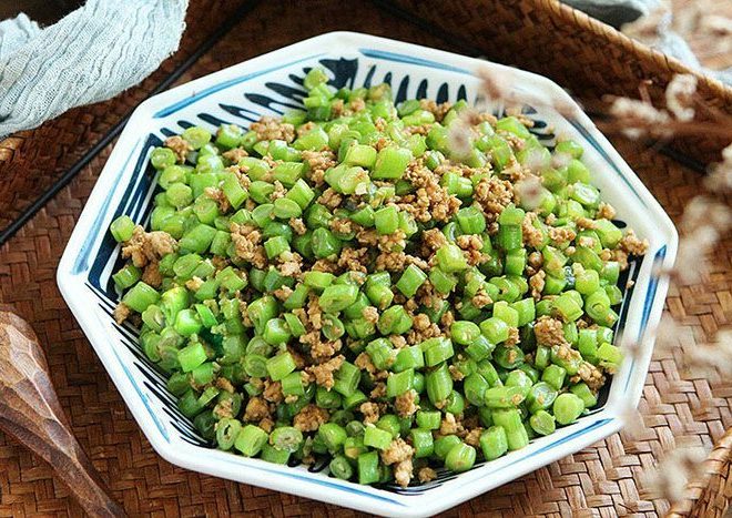 Đem xào đỗ với thịt băm kiểu này vừa đơn giản lại ngon miệng, cả nhà thi nhau xới cơm