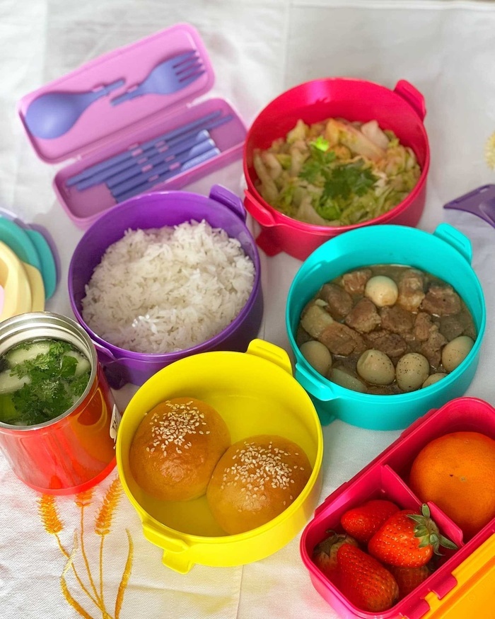 Không muốn chồng 'cơm hàng cháo chợ', vợ đảm chăm chỉ dậy sớm chuẩn bị loạt cơm hộp ngon lành đủ dưỡng chất
