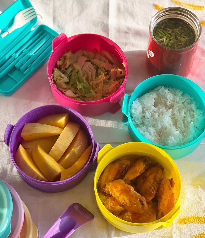 Không muốn chồng 'cơm hàng cháo chợ', vợ đảm chăm chỉ dậy sớm chuẩn bị loạt cơm hộp ngon lành đủ dưỡng chất