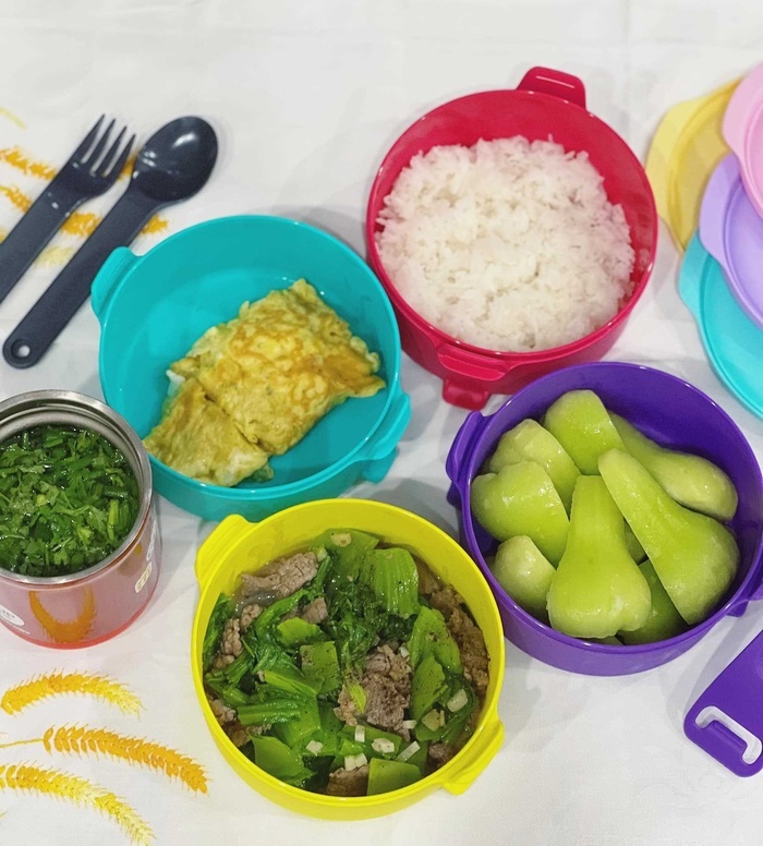 Không muốn chồng 'cơm hàng cháo chợ', vợ đảm chăm chỉ dậy sớm chuẩn bị loạt cơm hộp ngon lành đủ dưỡng chất